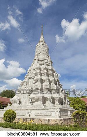 Stock Image - "Stupa for King Ang Duong, part of the Royal Palace complex, Phnom Penh, Cambodia, Asia". Fotosearch