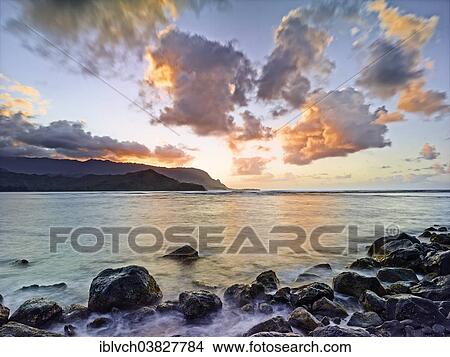 "Sunset, Hanalei Bay Resort, KauaÊ»i, Hawaii, USA" View Large Photo Image Picture - "Sunset, Hanalei Bay Resort, KauaÊ»i, Hawaii, USA". Fotosearch