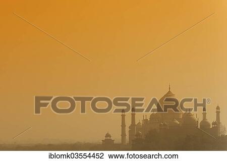 Stock Image - "Taj Mahal in the evening light, Agra, Uttar Pradesh, India, Asia". Fotosearch