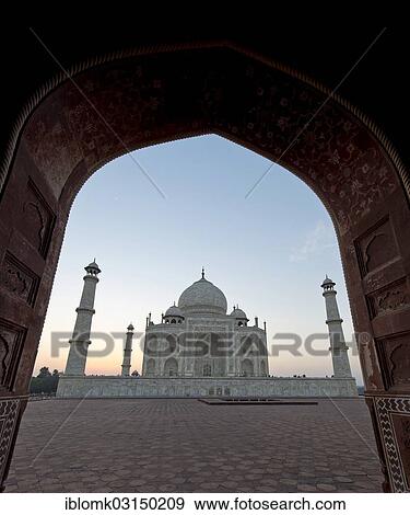 Stock Photo - "Taj Mahal, mausoleum, UNESCO World Heritage Site, evening mood, Agra, Uttar Pradesh, India, Asia". Fotosearch