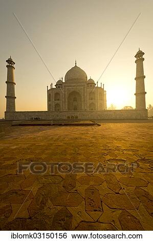 Stock Photograph - "Taj Mahal, mausoleum, UNESCO World Heritage Site, sunrise, morning light, Agra, Uttar Pradesh, India, Asia". Fotosearch