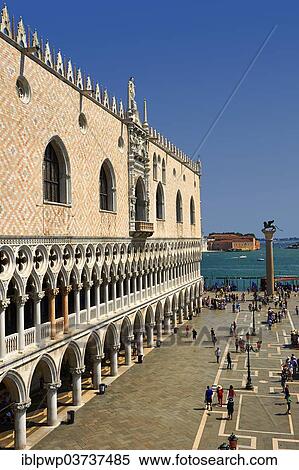 "The 14th century Gothic style eastern facade of The Doge's Palace, Palazzo Ducale, on St Mark's Square, Venice, Venezien, Italy, Europe" View Large Photo Image Stock Photography - "The 14th century Gothic style eastern facade of The Doge's Palace, Palazzo Ducale, on St Mark's Square, Venice, Venezien, Italy, Europe". Fotosearch