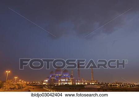 "The floodlit Sheikh Zayed Grand Mosque, at dawn, Abu Dhabi, Emirate of Abu Dhabi, United Arab Emirates, Asia" View Large Photo Image Picture - "The floodlit Sheikh Zayed Grand Mosque, at dawn, Abu Dhabi, Emirate of Abu Dhabi, United Arab Emirates, Asia". Fotosearch