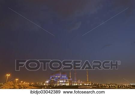 "The floodlit Sheikh Zayed Grand Mosque, at dawn, Abu Dhabi, Emirate of Abu Dhabi, United Arab Emirates, Asia" View Large Photo Image Stock Photo - "The floodlit Sheikh Zayed Grand Mosque, at dawn, Abu Dhabi, Emirate of Abu Dhabi, United Arab Emirates, Asia". Fotosearch