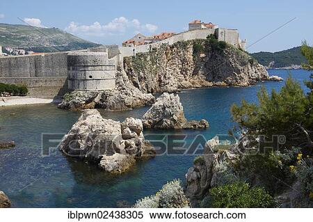 Stock Photography - "The medieval city walls of Dubrovnik, Croatia, Europe". Fotosearch