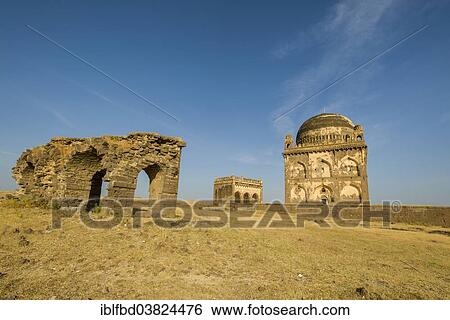 Stock Photograph - "The ruins of Mahal Jahan Begam Top, Bijapur, Karnataka, India, Asia". Fotosearch