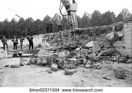 "The start of the demolition of the Berlin Wall at the Brandenburg Gate, Berlin, Germany, Europe" View Large Photo Image Picture - "The start of the demolition of the Berlin Wall at the Brandenburg Gate, Berlin, Germany, Europe". Fotosearch