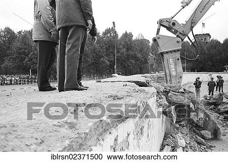 "The start of the demolition of the Berlin Wall at the Brandenburg Gate, Berlin, Germany, Europe" View Large Photo Image Stock Image - "The start of the demolition of the Berlin Wall at the Brandenburg Gate, Berlin, Germany, Europe". Fotosearch