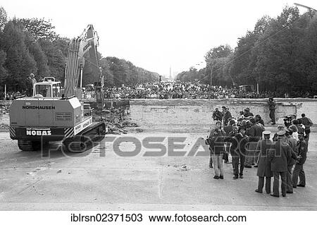 "The start of the demolition of the Berlin Wall at the Brandenburg Gate, Berlin, Germany, Europe" View Large Photo Image Stock Image - "The start of the demolition of the Berlin Wall at the Brandenburg Gate, Berlin, Germany, Europe". Fotosearch