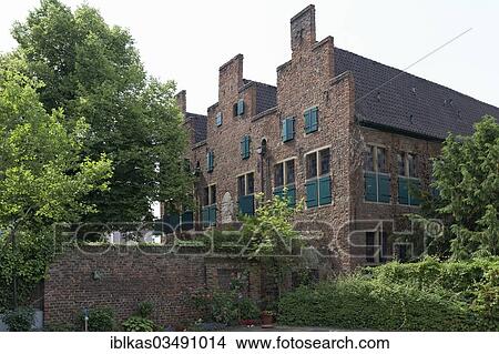 "Three-Gable House, residential building of 1536, the oldest preserved house in Duisburg, Duisburg, Ruhr district, North Rhine-Westphalia, Germany, Europe" View Large Photo Image Picture - "Three-Gable House, residential building of 1536, the oldest preserved house in Duisburg, Duisburg, Ruhr district, North Rhine-Westphalia, Germany, Europe". Fotosearch