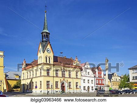 "Town Hall and baroque Column of the Virgin Mary on the Peace Square or Mirove namesti, Vidnava, Jesenik district, Olomoucky region, Czech Republic, Europe" View Large Photo Image Stock Photograph - "Town Hall and baroque Column of the Virgin Mary on the Peace Square or Mirove namesti, Vidnava, Jesenik district, Olomoucky region, Czech Republic, Europe". Fotosearch