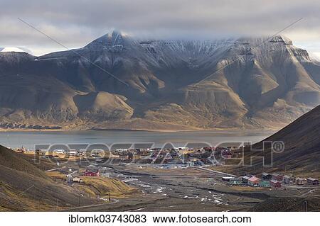 "Town of Longyearbyen, Longyearbyen, Spitsbergen Island, Svalbard Archipelago, Svalbard and Jan Mayen, Norway, Europe" View Large Photo Image Stock Image - "Town of Longyearbyen, Longyearbyen, Spitsbergen Island, Svalbard Archipelago, Svalbard and Jan Mayen, Norway, Europe". Fotosearch