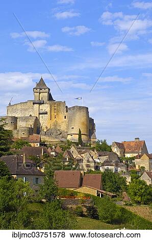 "Townscape with Castelnaud Castle, Chateau de Castelnaud, Castelnaud-la-Chapelle, Departement Dordogne, Aquitaine, France, Europe" View Large Photo Image Stock Photo - "Townscape with Castelnaud Castle, Chateau de Castelnaud, Castelnaud-la-Chapelle, Departement Dordogne, Aquitaine, France, Europe". Fotosearch