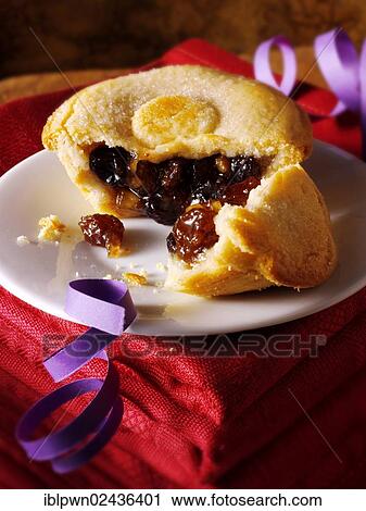 Traditional Christmas mince pie View Large Photo Image Stock Image - Traditional Christmas mince pie. Fotosearch