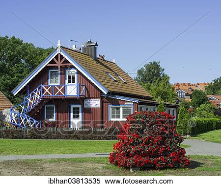 "Traditional wooden house, Nida, KlaipÄ—da County, Lithuania, Europe" View Large Photo Image Stock Photography - "Traditional wooden house, Nida, KlaipÄ—da County, Lithuania, Europe". Fotosearch