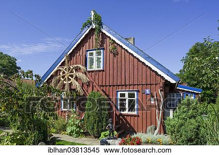"Traditional wooden house, Nida, KlaipÄ—da County, Lithuania, Europe" View Large Photo Image Stock Photography - "Traditional wooden house, Nida, KlaipÄ—da County, Lithuania, Europe". Fotosearch