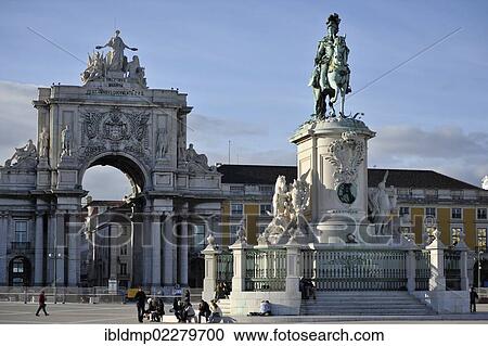 "Triumphbogen Arco da Rua Augusta und Statue von Konig Jose I., Praca do Comercio square, Lisbon, Portugal, Europe" View Large Photo Image Stock Image - "Triumphbogen Arco da Rua Augusta und Statue von Konig Jose I., Praca do Comercio square, Lisbon, Portugal, Europe". Fotosearch