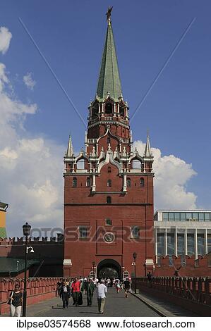 Stock Photo - "Troitskaya Tower or Trinity Tower with the main entrance to the Kremlin, Moskau, Russia, Europe". Fotosearch