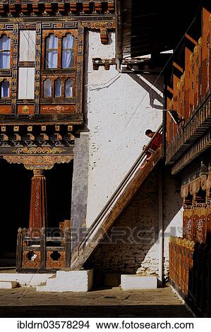 "Trongsa Dzong, Trongsa, Trongsa District, Bhutan, Asia" View Large Photo Image Picture - "Trongsa Dzong, Trongsa, Trongsa District, Bhutan, Asia". Fotosearch