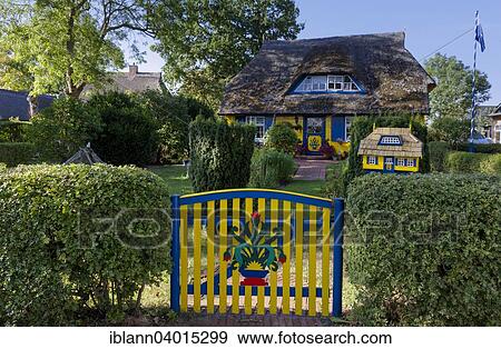 Stock Photo - "Typical old thatched cottage, Born am Darss, Fischland-Darss-Zingst, Mecklenburg-Western Pomerania, Germany, Europe". Fotosearch