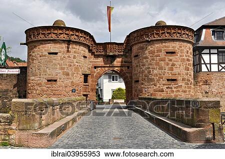 "Untertor or Jerusalemer Tor gate on the western wall of the medieval city walls, old town, Budingen, Hesse, Germany, Europe" View Large Photo Image Stock Image - "Untertor or Jerusalemer Tor gate on the western wall of the medieval city walls, old town, Budingen, Hesse, Germany, Europe". Fotosearch