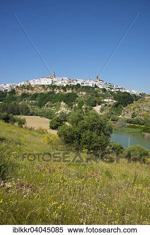 "View over the Rio Guadalete on the old town of Arcos de la Frontera, Andalusia, Spain, Europe" View Large Photo Image Stock Photography - "View over the Rio Guadalete on the old town of Arcos de la Frontera, Andalusia, Spain, Europe". Fotosearch