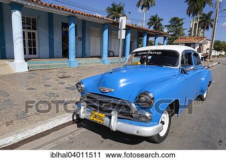 "Vintage Chevrolet from the 1940s, Vinales, Cuba, North America" View Large Photo Image Stock Image - "Vintage Chevrolet from the 1940s, Vinales, Cuba, North America". Fotosearch