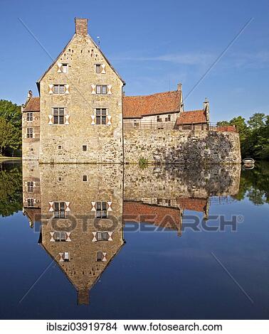 "Vischering Castle, Ludinghausen, Westmunsterland, Munster region, North Rhine-Westphalia, Germany, Europe" View Large Photo Image Picture - "Vischering Castle, Ludinghausen, Westmunsterland, Munster region, North Rhine-Westphalia, Germany, Europe". Fotosearch