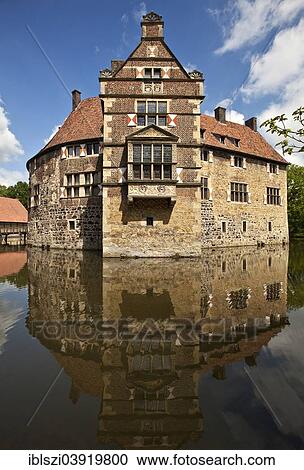 "Vischering Castle, Ludinghausen, Westmunsterland, Munster region, North Rhine-Westphalia, Germany, Europe" View Large Photo Image Stock Image - "Vischering Castle, Ludinghausen, Westmunsterland, Munster region, North Rhine-Westphalia, Germany, Europe". Fotosearch