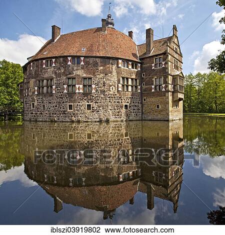 "Vischering Castle, Ludinghausen, Westmunsterland, Munster region, North Rhine-Westphalia, Germany, Europe" View Large Photo Image Stock Image - "Vischering Castle, Ludinghausen, Westmunsterland, Munster region, North Rhine-Westphalia, Germany, Europe". Fotosearch