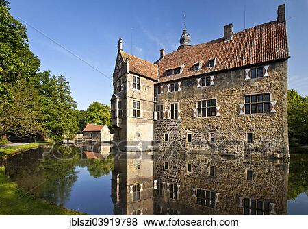 "Vischering Castle, Ludinghausen, Westmunsterland, Munster region, North Rhine-Westphalia, Germany, Europe" View Large Photo Image Stock Photo - "Vischering Castle, Ludinghausen, Westmunsterland, Munster region, North Rhine-Westphalia, Germany, Europe". Fotosearch