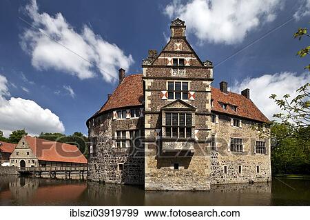 "Vischering Castle, Ludinghausen, Westmunsterland, Munster region, North Rhine-Westphalia, Germany, Europe" View Large Photo Image Stock Photo - "Vischering Castle, Ludinghausen, Westmunsterland, Munster region, North Rhine-Westphalia, Germany, Europe". Fotosearch