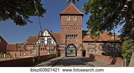 "Walkenbruckentor bridge gate, medieval town gate, Coesfeld, Munsterland, North Rhine-Westphalia, Germany, Europe" View Large Photo Image Stock Image - "Walkenbruckentor bridge gate, medieval town gate, Coesfeld, Munsterland, North Rhine-Westphalia, Germany, Europe". Fotosearch