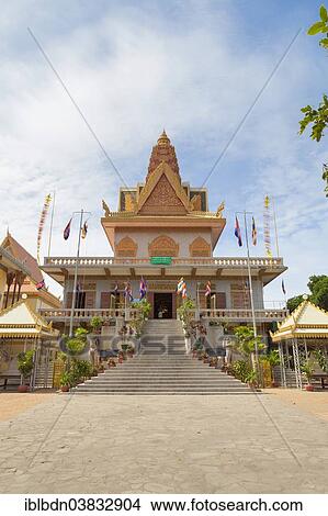 "Wat Ounalom, Phnom Penh, Cambodia, Asia" View Large Photo Image Picture - "Wat Ounalom, Phnom Penh, Cambodia, Asia". Fotosearch