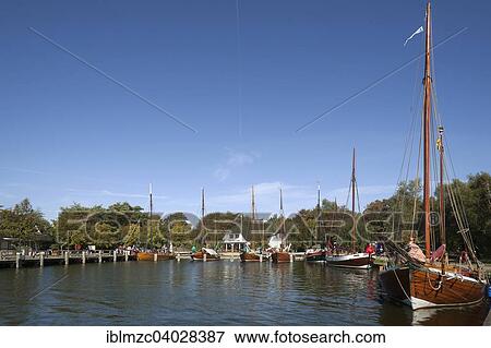 Stock Photo - "Zeesenboot boats in the harbor, Ahrenshoop, Darss, Fischland-Darss-Zingst, Mecklenburg-Western Pomerania, Germany, Europe". Fotosearch