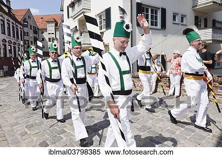 "Zillenfahrer boatsmen during a parade through the historic town centre, Fischerstechen or water jousting festival, Ulm, Baden-Wurttemberg, Germany, Europe" View Large Photo Image Stock Photography - "Zillenfahrer boatsmen during a parade through the historic town centre, Fischerstechen or water jousting festival, Ulm, Baden-Wurttemberg, Germany, Europe". Fotosearch