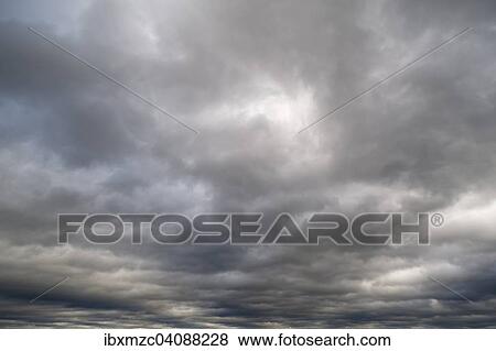 يغيم مطر غيوم طبقية ممطرة السحب ألبوم الصور Ibxmzc04088228 Fotosearch