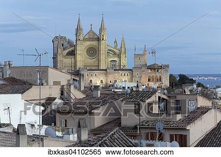 Historic centre and Cathedral La Seu, dusk, Palma de Mallorca, Majorca, Balearic Islands, Spain, Europe View Large Photo Image Stock Photography - Historic centre and Cathedral La Seu, dusk, Palma de Mallorca, Majorca, Balearic Islands, Spain, Europe. Fotosearch