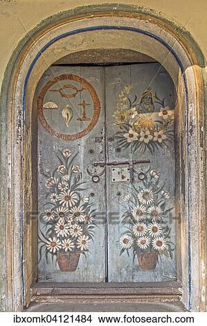 Painted Hindu front door, floral and Hindu motifs, Dutch Palace, Mattancherry, Kochi, Cochin, Kerala, India, Asia View Large Photo Image Picture - Painted Hindu front door, floral and Hindu motifs, Dutch Palace, Mattancherry, Kochi, Cochin, Kerala, India, Asia. Fotosearch