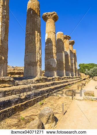 Stock Image - Tempio di Ercole, Temple of Heracles or Hercules, Valley of the Temples, archaeological site of â€‹â€‹Agrigento, UNESCO World Heritage Site, Sicily, Italy, Europe. Fotosearch