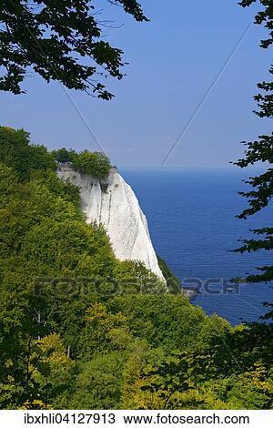Stock Image - Views of the Konigstuhl, chalk cliffs, Jasmund National Park, UNESCO World Heritage Site, Sassnitz, Rugen, Mecklenburg-Western Pomerania, Germany, Europe. Fotosearch