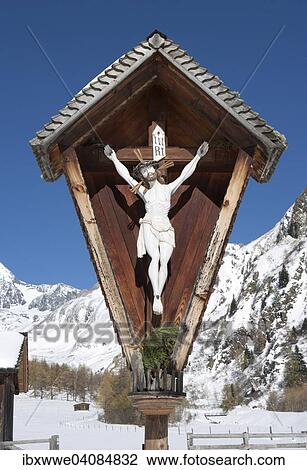 Stock Image - Wayside shrine with Mt Grossglockner, High Tauern National Park, Kodnitztal, Kals am Grossglockner, Tyrol, Austria, Europe. Fotosearch