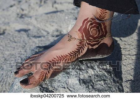 Omani Femme Pied à Henna Tatouage Oman Asie Banques De Photographies