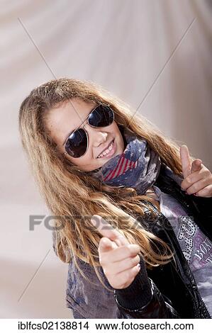 Picture - Cool girl, 10 - 12 years. Fotosearch
