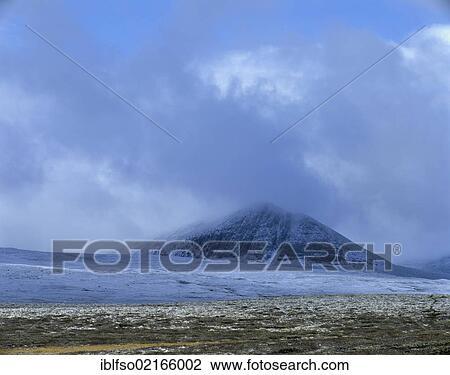 Stock Image - Fjell landscape with the first snow, near Mysusæter, Rondane National Park, Norway, Scandinavia, Europe. Fotosearch