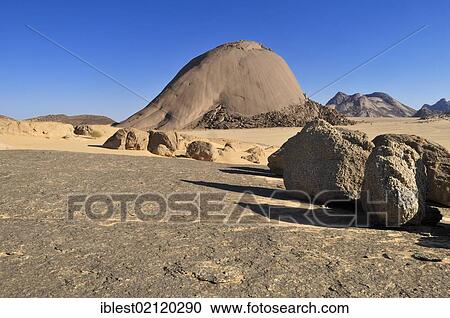 Stock Image - Granite dome at Tehenadou, Adrar n'Ahnet, Algeria, Sahara, North Africa, Africa. Fotosearch