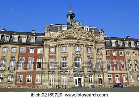 Stock Image - Prince Bishop's Castle, architect Johann Conrad Schlaun, seat of the Westfaelische Wilhelms-Universitaet, University of Muenster, Muenster, Muensterland, North Rhine-Westphalia, Germany, Europe. Fotosearch