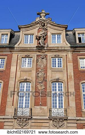 Stock Image - Prince Bishop's Castle, architect Johann Conrad Schlaun, seat of the Westfaelische Wilhelms-Universitaet, University of Muenster, Muenster, Muensterland, North Rhine-Westphalia, Germany, Europe. Fotosearch