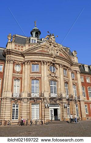 Stock Image - Prince Bishop's Castle, architect Johann Conrad Schlaun, seat of the Westfaelische Wilhelms-Universitaet, University of Muenster, Muenster, Muensterland, North Rhine-Westphalia, Germany, Europe. Fotosearch