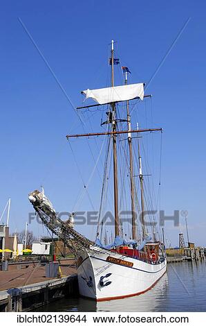 Picture - Sailing ship in the harbour, Enkhuizen, North Holland, Holland, Netherlands, Europe. Fotosearch
